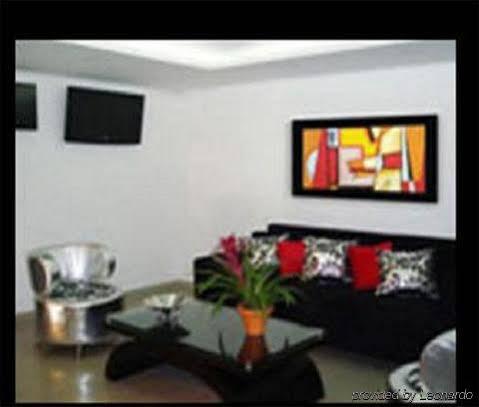 Ayenda 1236 Platinum Plaza Hotel Medellin Exterior photo