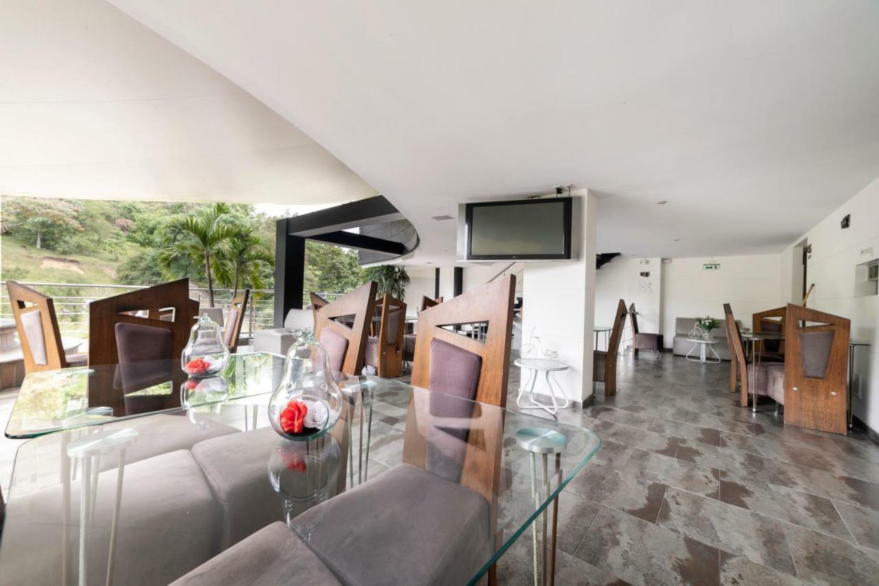 Ayenda 1236 Platinum Plaza Hotel Medellin Exterior photo