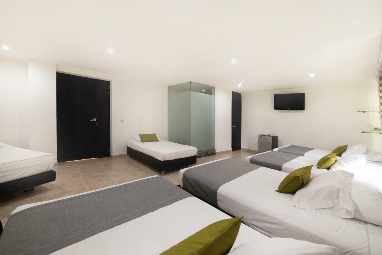 Ayenda 1236 Platinum Plaza Hotel Medellin Exterior photo