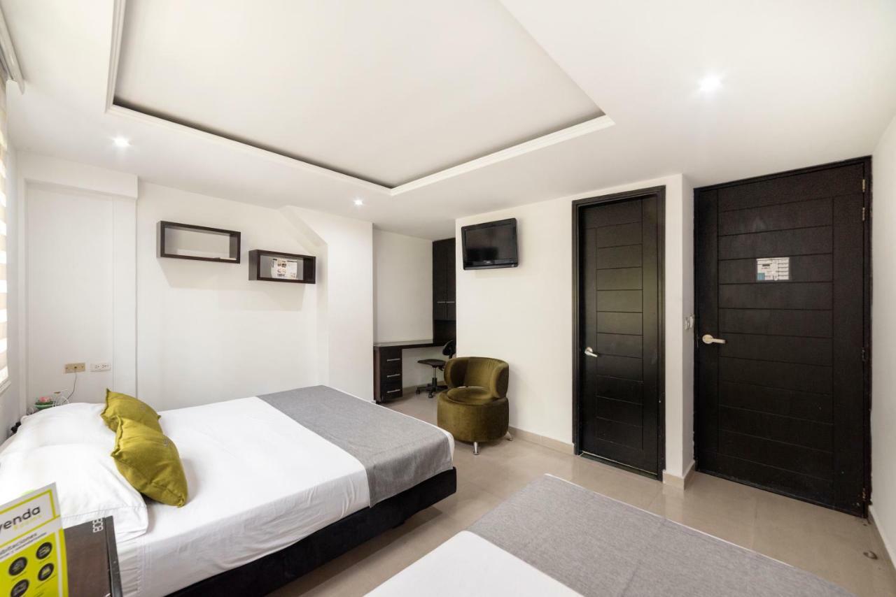 Ayenda 1236 Platinum Plaza Hotel Medellin Exterior photo