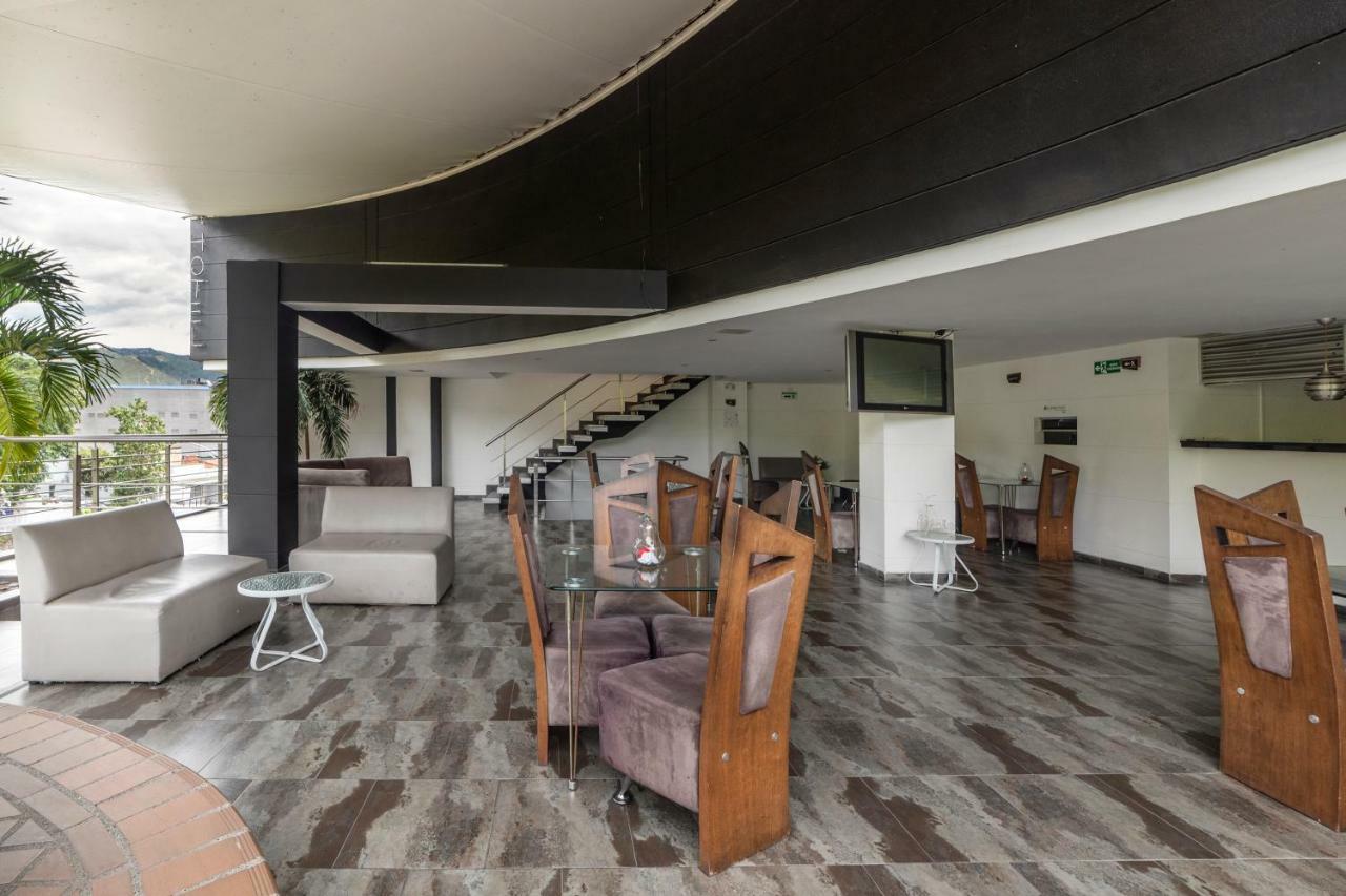 Ayenda 1236 Platinum Plaza Hotel Medellin Exterior photo