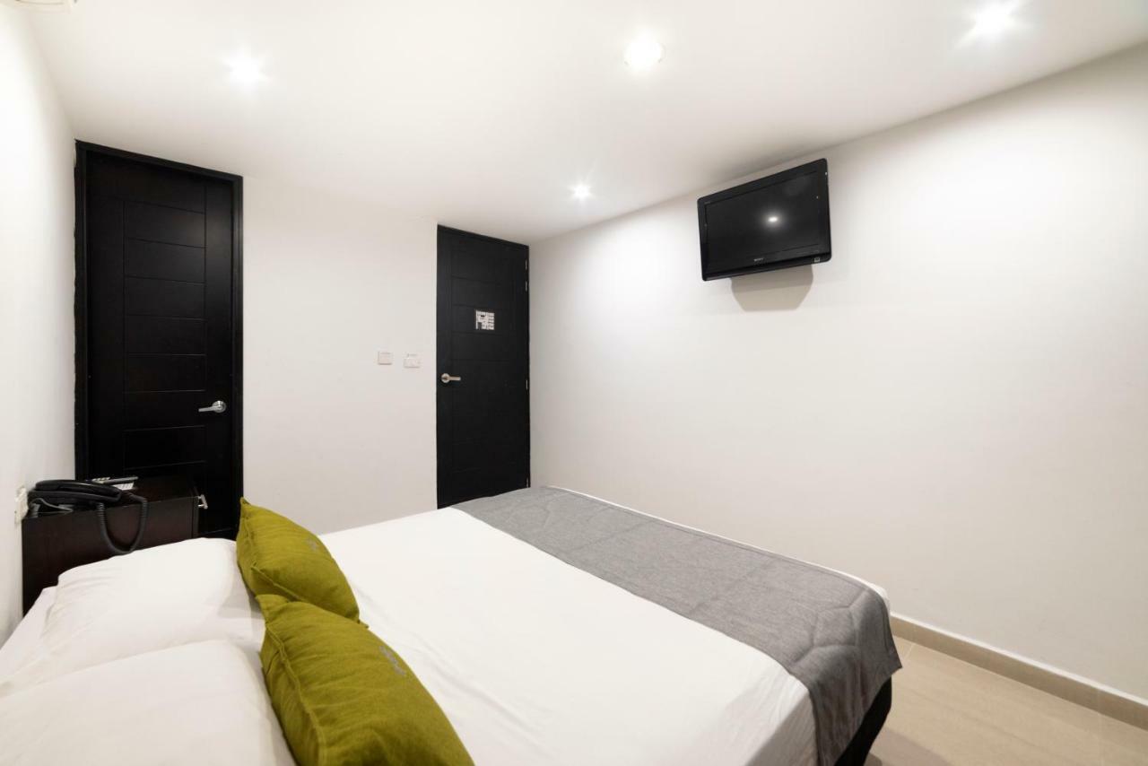 Ayenda 1236 Platinum Plaza Hotel Medellin Exterior photo